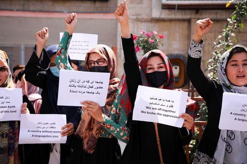 Dư luận quốc tế quan ngại về lệnh cấm của Taliban nhằm vào nữ giới