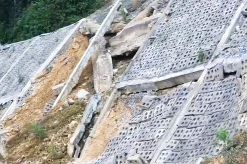 Quảng Bình tìm phương án xử lý khu vực sạt lở ở cửa khẩu quốc tế Cha Lo
