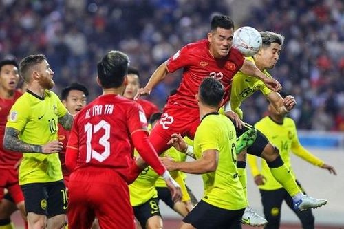 Tuyển Việt Nam - tuyển Malaysia: 3-0 Soán ngôi đầu bảng