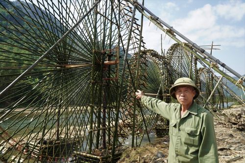 Chiêm ngưỡng 'cỗ máy' lấy nước vào ruộng ở vùng cao xứ Thanh