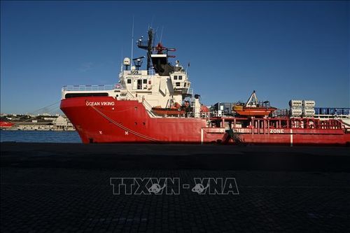 Italy cho phép tàu Ocean Viking chở 113 người cập cảng