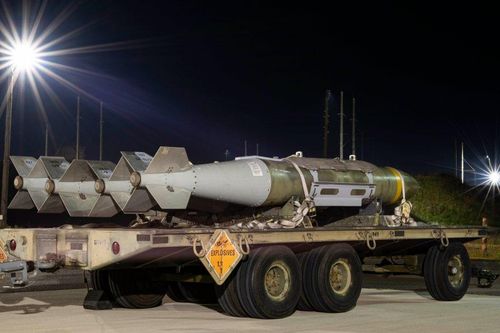 Ukraine điều chỉnh máy bay Liên Xô thế nào để dùng được bom thông minh JDAM của Mỹ