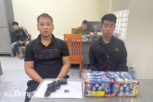 Điều tra 2 vụ tàng trữ súng
