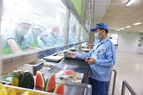 Người lao động lạc quan đón Tết