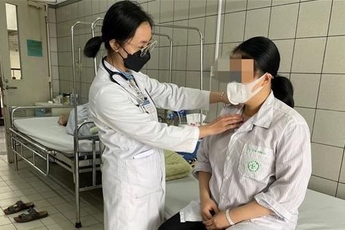Kỳ tích: Mắc ung thư tuyến giáp và u tuyến thượng thận vẫn sinh con thành công