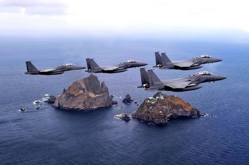 'Chiến thần' F-15K Hàn Quốc xuất kích truy đuổi đàn chim vì nhầm tưởng là UAV