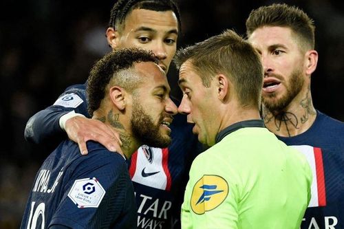 Neymar bị đuổi khỏi sân vì ăn vạ