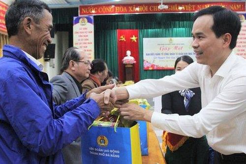 Tặng 11.300 suất quà cho người lao động Đà Nẵng dịp Tết