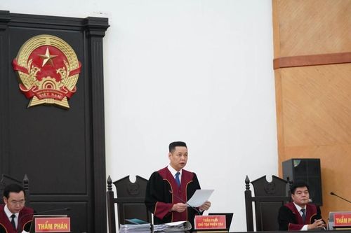 Cựu Chủ tịch UBND tỉnh Bình Dương được giảm 1 năm tù