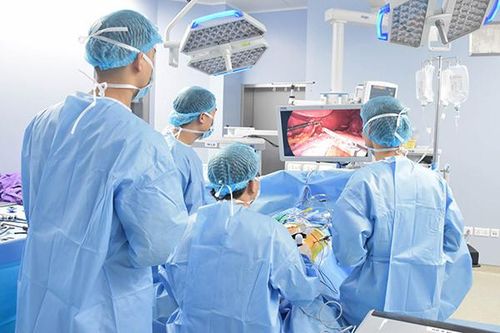 Thực hư quan niệm ung thư không nên 'đụng dao kéo'