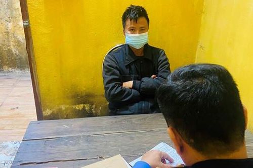 Tạm giữ người đàn ông nối điện vào cổng nhà người tình