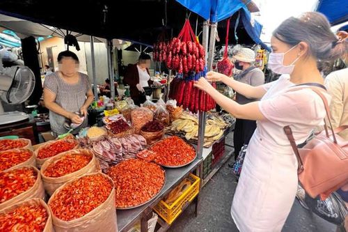 Tràn lan thực phẩm Tết không rõ nguồn gốc