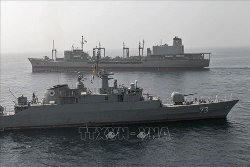 Iran tập trận lớn gần Eo biển Hormuz