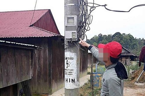 Gã đàn ông đấu nối dây diện vào cổng nhà nhằm sát hại người tình và cái kết