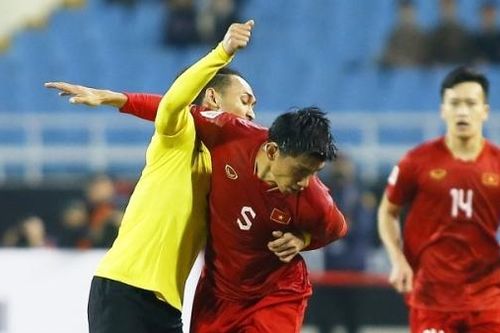 HLV Park Hang Seo: Đoàn Văn Hậu không có ý xấu, triệt hạ đối phương