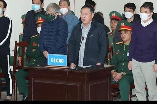 Vụ 'bảo kê' buôn lậu xăng dầu: Nói lời sau cùng, hai cựu Thiếu tướng bày tỏ sự ân hận