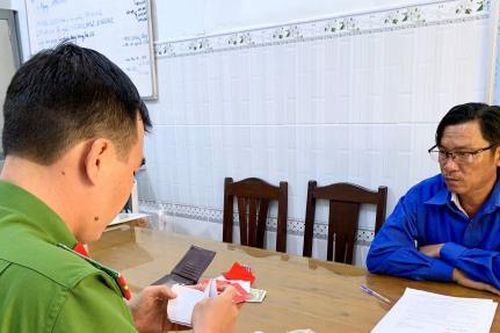 Lừa cúng giải căn, giải hạn để chiếm đoạt 700 triệu đồng