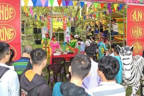 Đấu giá vật phẩm gây quỹ từ thiện giúp bà con nghèo đón Tết