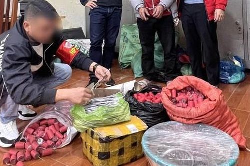 Bắt quả tang đối tượng tự chế pháo nổ tại Hải Phòng