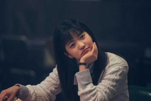 Knet chỉ ra lý do khiến 'Thị hậu' Kim Tae Ri là một trong 3 người nổi tiếng cư xử tệ nhất năm