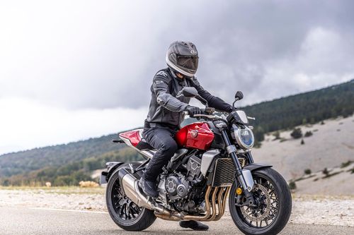 Chiến binh đường phố Honda CB1000R 2023 trình làng dịp năm mới