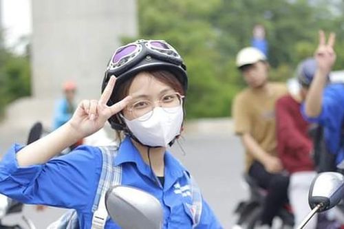 'Cú đúp' danh hiệu 'đỉnh chóp' của cô sinh viên Công nghệ