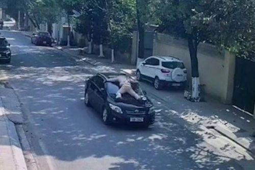 Khởi tố đối tượng vi phạm nồng độ cồn, hất CSGT lên nắp capô