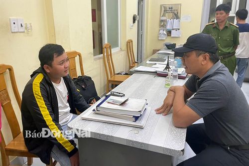 Thua cá độ bóng đá, shipper cướp tiền trong ngân hàng