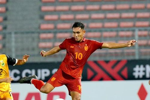 Thái Lan rất mạnh với Teerasil Dangda