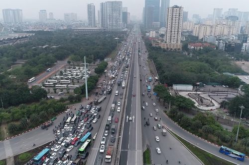 Người dân tiếp tục rời Hà Nội nghỉ Tết Dương lịch 2023