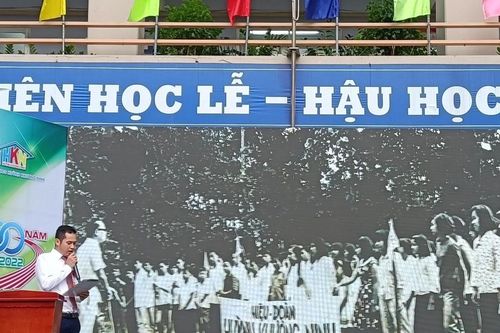 Lễ kỷ niệm ngày thành lập của ngôi trường 100 năm tuổi
