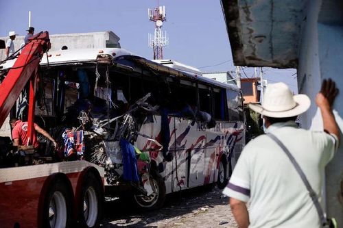 15 người bị thiệt mạng trong vụ tai nạn xe buýt ở Mexico