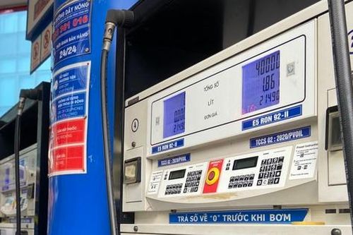 Năm 2023: Tiếp tục giảm thuế đối với xăng dầu, nhiên liệu
