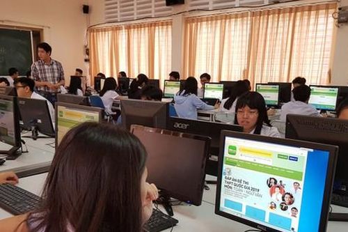 Điểm nhấn giáo dục: Trường chuyên nổi tiếng ở TPHCM dạy trực tuyến thế nào?