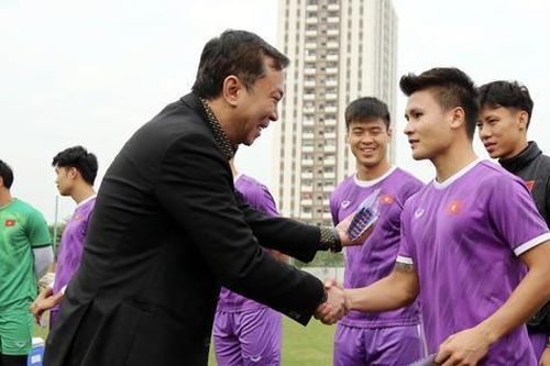 Đoàn Văn Hậu, Quang Hải bất ngờ nhận lì xì đầu năm, đội tuyển Việt Nam rèn quân đấu Myanmar