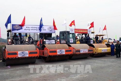 Ghi nhận tại lễ khởi công 12 dự án thành phần đường bộ cao tốc Bắc – Nam, giai đoạn 2