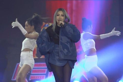 'Chị đại' CL diễn loạt hit xập xình, 'nề cà chây cha la cà' chỉ vài giây nhưng giật hết spotlight