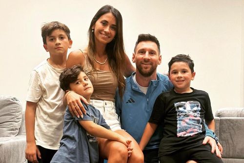 Messi đăng ảnh vợ con, nói lời xúc động cho năm mới