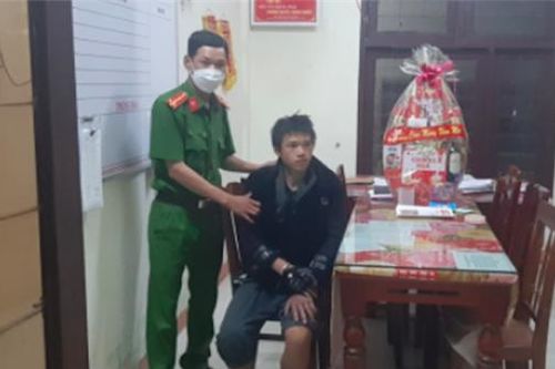Khống chế đối tượng ngáo đá tấn công nhiều người dân