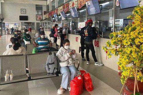 Hành khách cần lưu ý những gì khi đi tàu, xe và máy bay dịp Tết Dương lịch 2023?