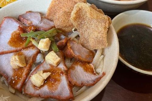 Cao lầu Hội An khác lạ ở Sài Gòn