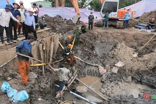 Thủ tướng chỉ đạo tập trung cứu nạn cháu bé rơi xuống hố sâu 35m tại Đồng Tháp