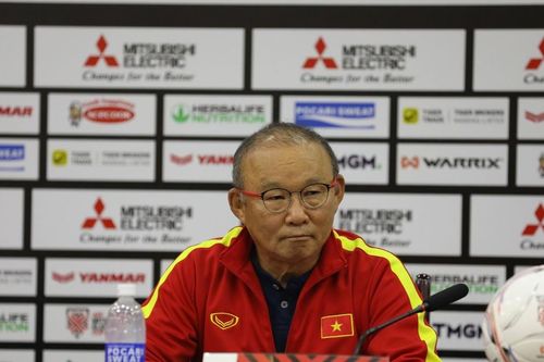 HLV Park Hang-seo: Đội tuyển Việt Nam bắt buộc đứng đầu bảng