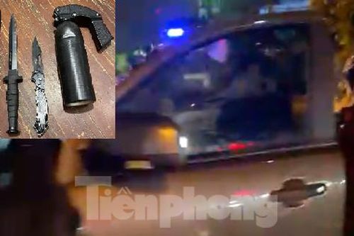 Lái ô tô có nồng độ cồn còn 'thủ' dao, bình xịt hơi cay