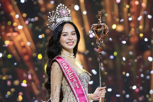 11 Hoa hậu đăng quang trong một năm: Người chạy show ầm ầm, người lặng thầm không ai nhớ tên