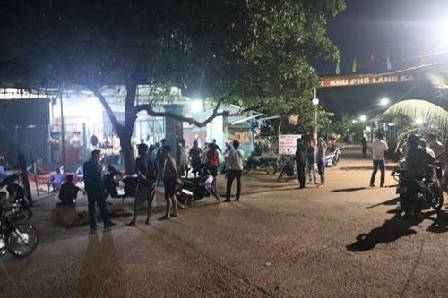Bắt nóng kẻ lao vào nhà, đâm gục người nằm trên võng