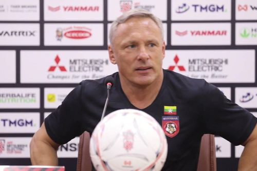 HLV Myanmar: 'Quyết đá cống hiến trước tuyển Việt Nam'
