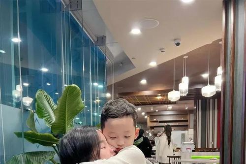 Tình cũ của Mạc Hồng Quân khoe ảnh hiếm bên con, căn nhà bạc tỷ minh chứng sự khéo léo, độc lập nuôi dạy con khi làm mẹ đơn thân