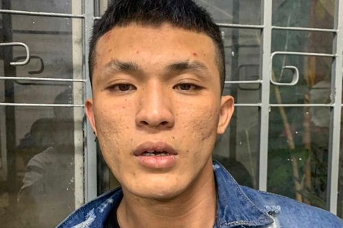Thanh niên mang lệnh truy nã tấn công cảnh sát khi bị vây bắt