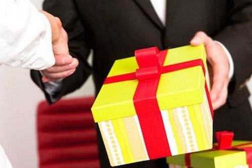 Thứ trưởng Văn hóa: Tặng, biếu quà tết đừng đặt nặng yếu tố vật chất